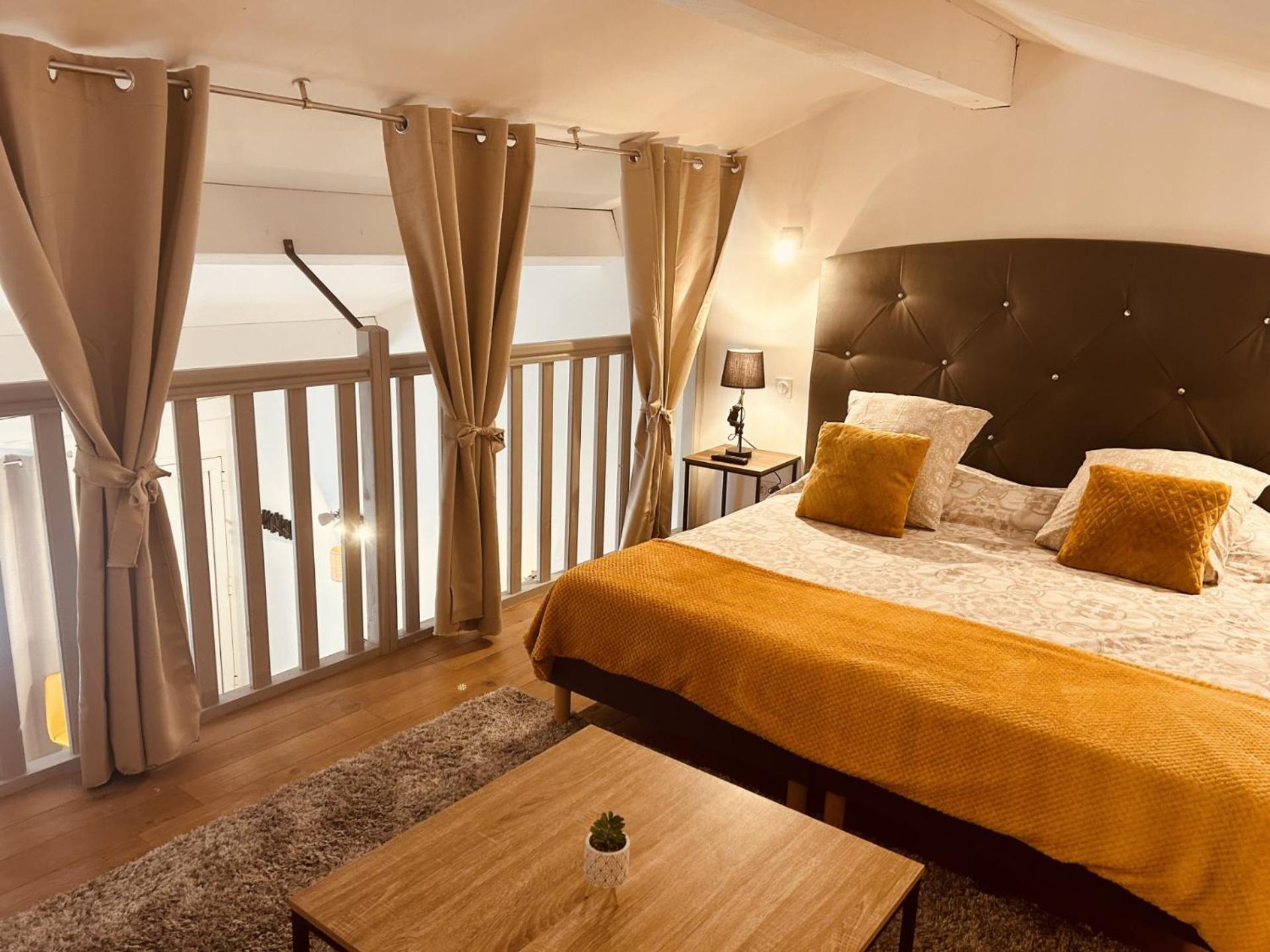 Le Paolo Appartement Deluxe Нарбон Екстериор снимка