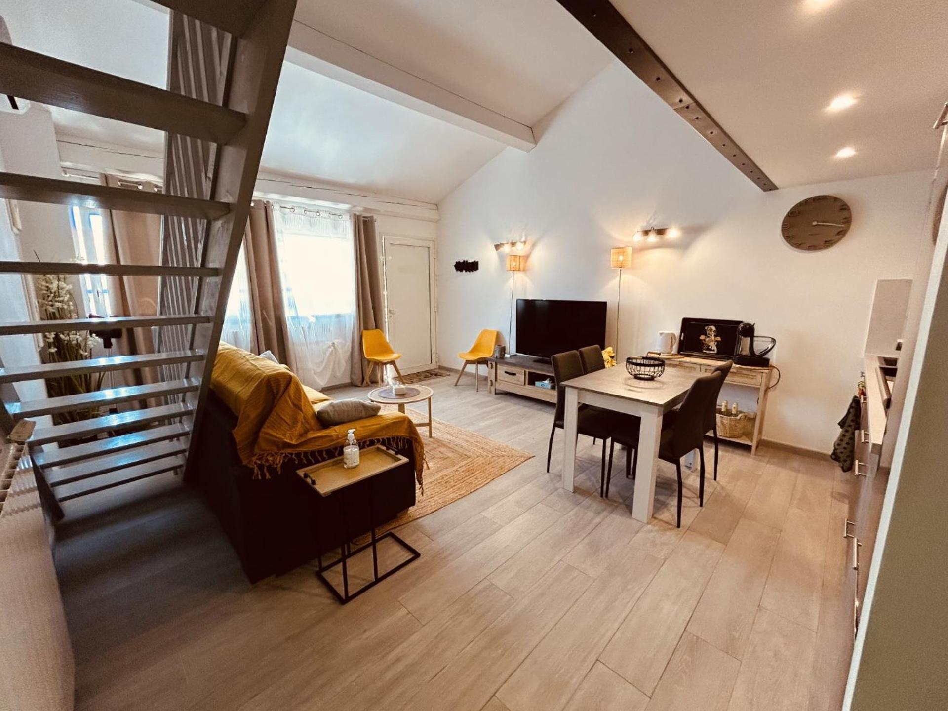 Le Paolo Appartement Deluxe Нарбон Екстериор снимка
